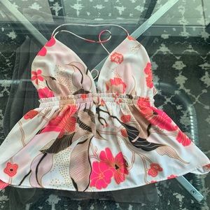 Summery top with keyhole back